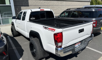 Used 2017 Toyota Tacoma TRD Off Road Access Cab 6  Bed V6 4×4 AT Extended Cab Pickup – 5TFSZ5AN9HX048573 full